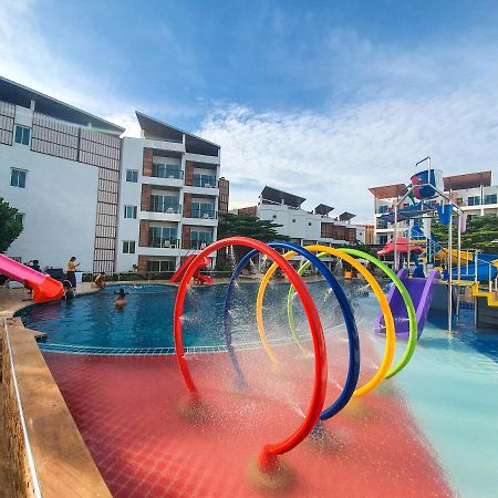 Saint Tropez Beach Hotel Chanthaburi Buitenkant foto
