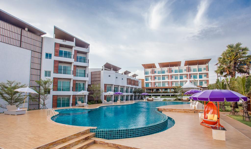Saint Tropez Beach Hotel Chanthaburi Buitenkant foto