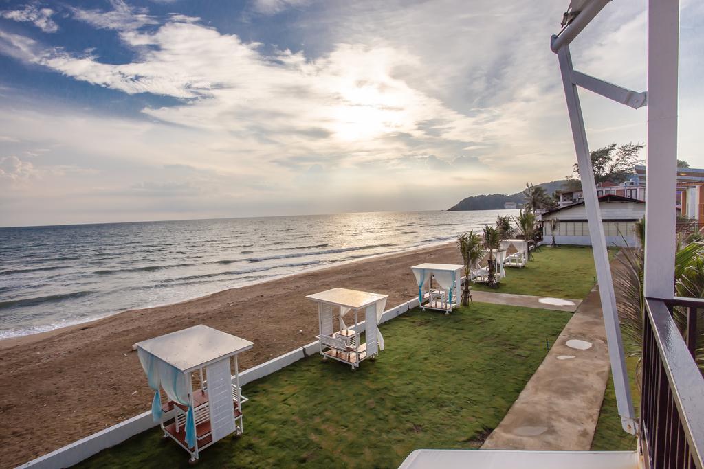 Saint Tropez Beach Hotel Chanthaburi Buitenkant foto