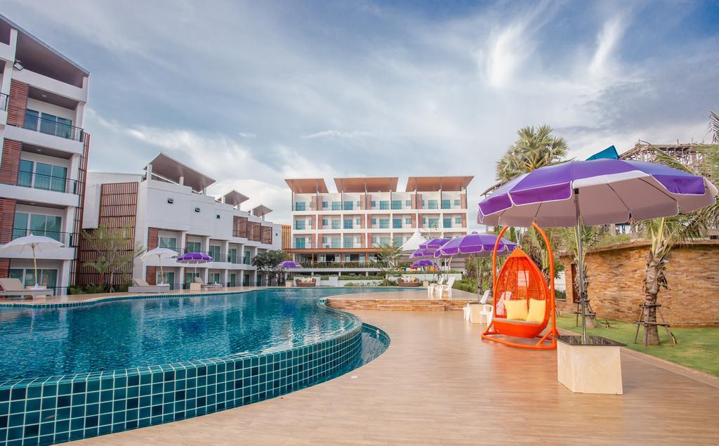 Saint Tropez Beach Hotel Chanthaburi Buitenkant foto