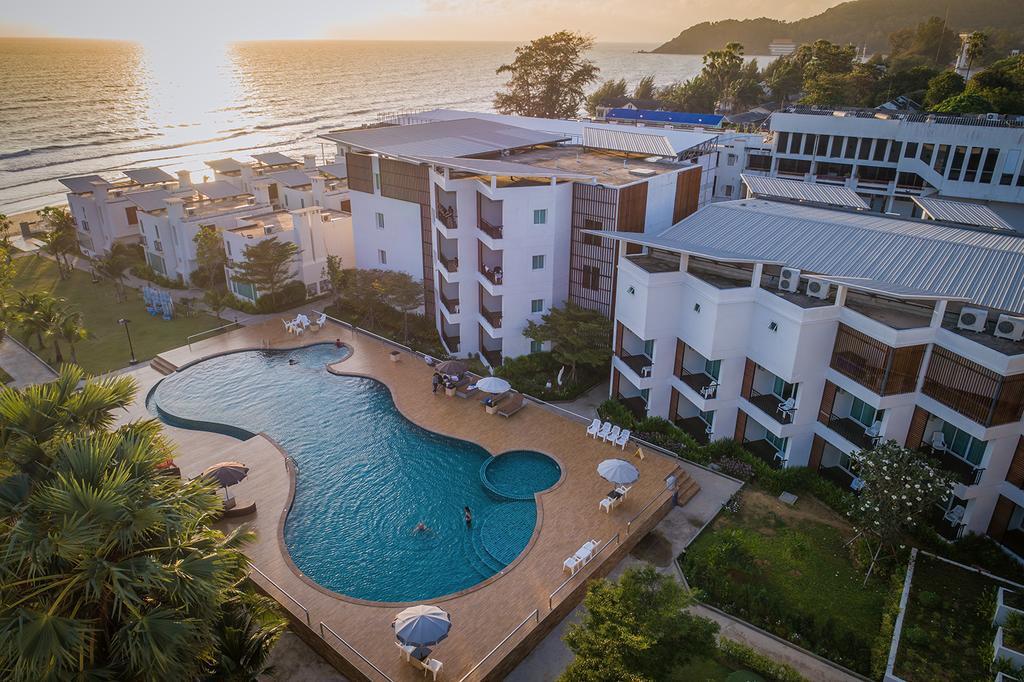 Saint Tropez Beach Hotel Chanthaburi Buitenkant foto