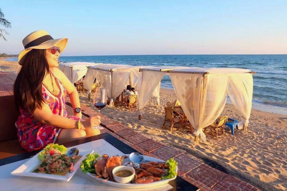 Saint Tropez Beach Hotel Chanthaburi Buitenkant foto